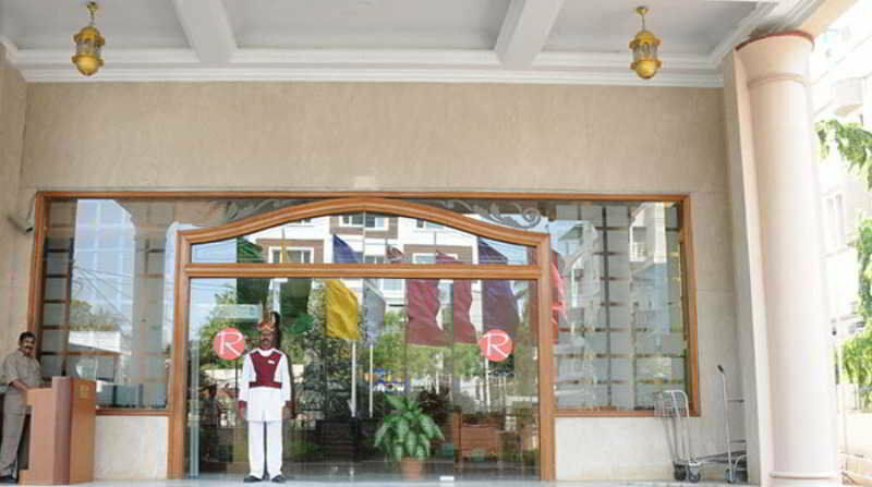 Raj Park Hotel Csennai Kültér fotó